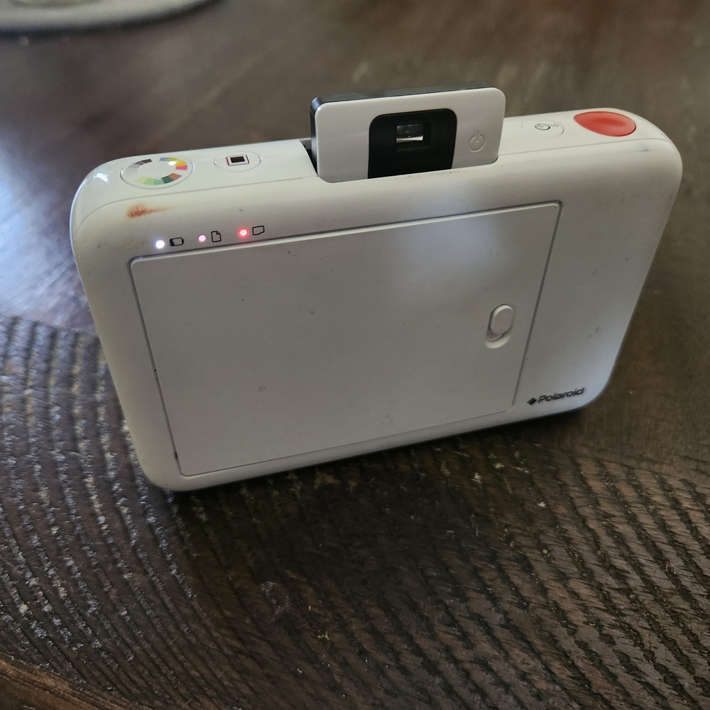 White Instant Camera with USB Cable - Picture 4 of 10